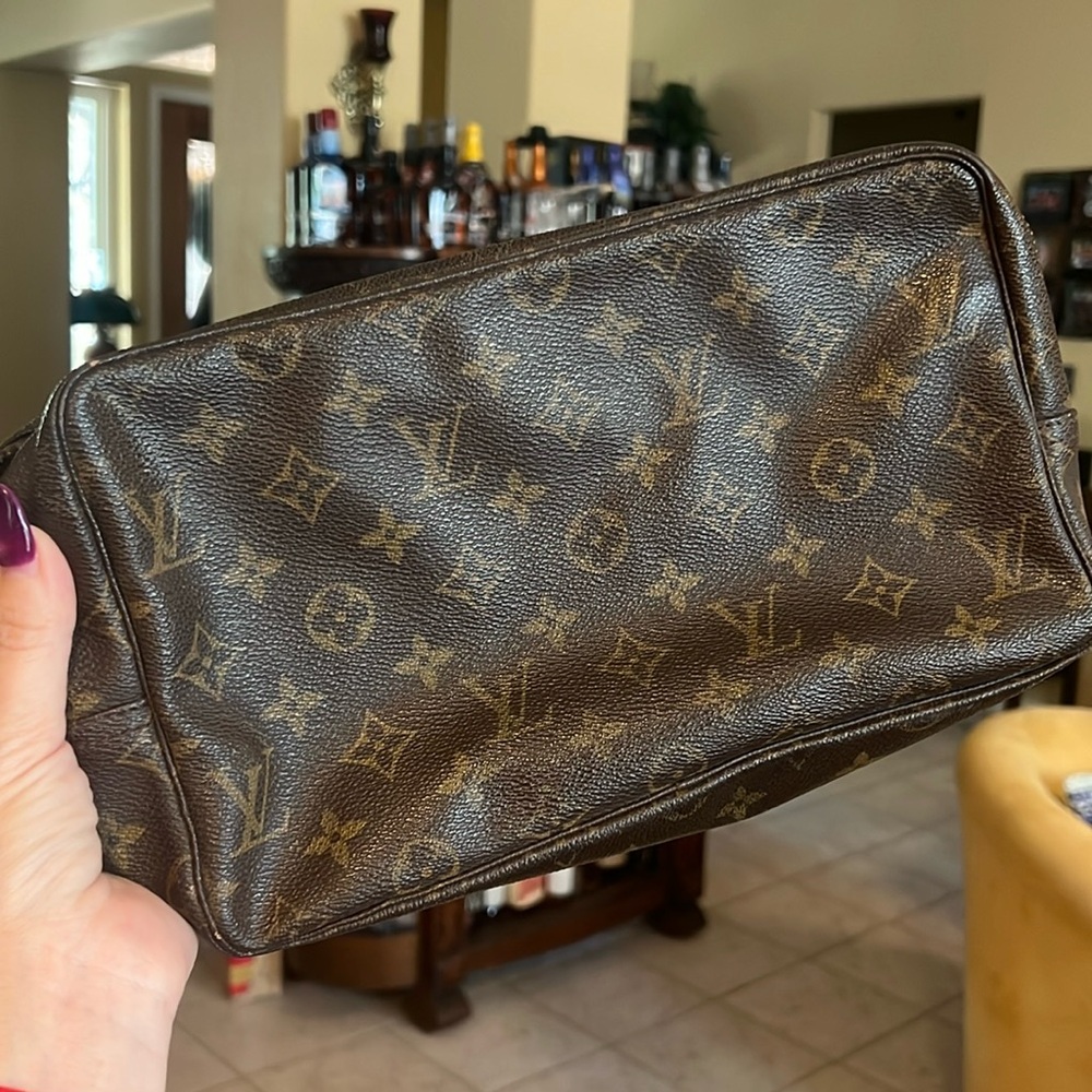✨ Vintage Louis Vuitton Monogram Travel / Toiletry Pouch ✨